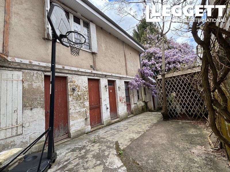 Property photo 3 of 10