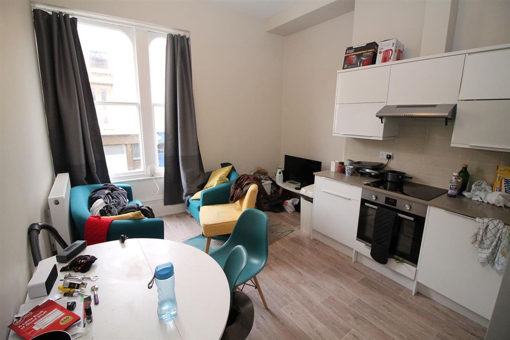 Property photo 3 of 9