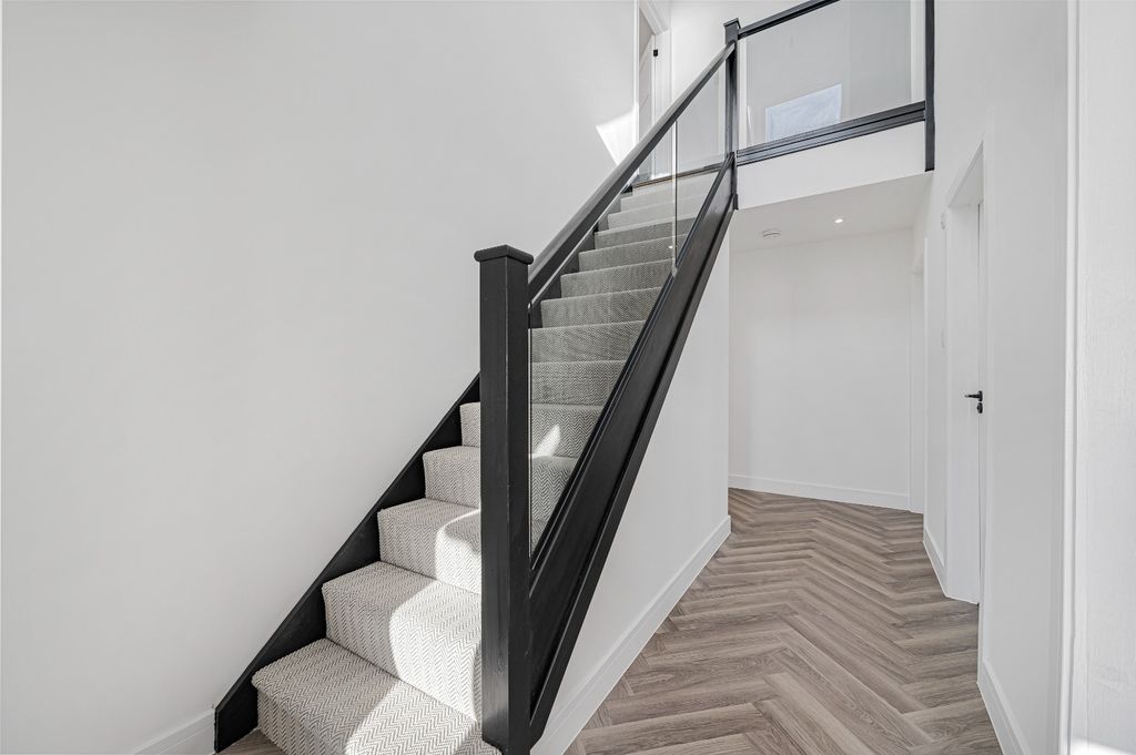 Additional image 6 of 4 bed detached house for saleSouth Coast Road, Telscombe Cliffs, Peacehaven, East Sussex BN10