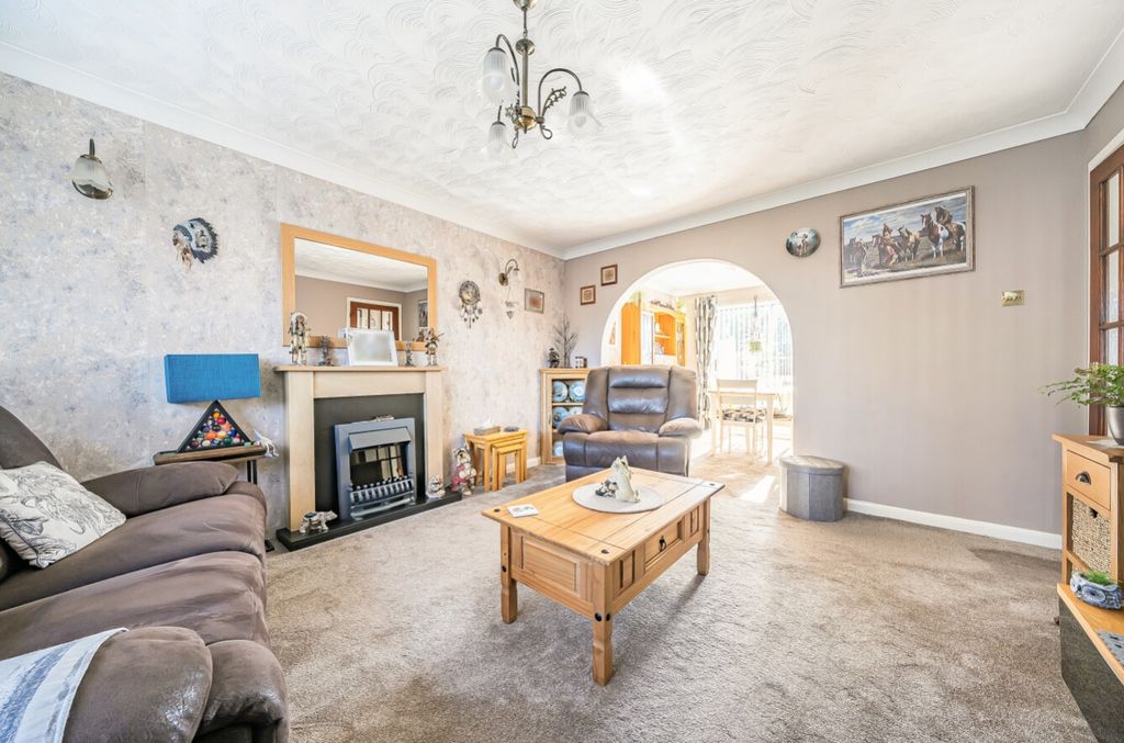 Property photo 3 of 18 1254609 (3)