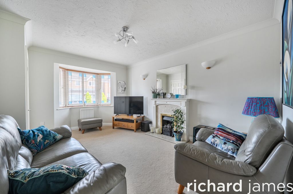 Property photo 2 of 13 d8De2534B2924E16A50466035B83E417