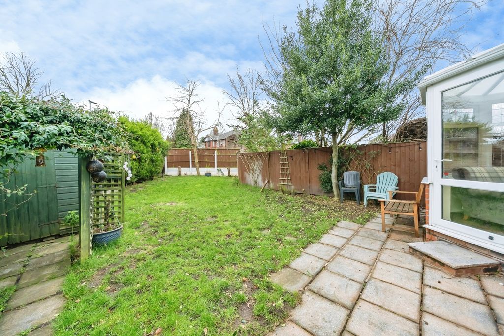 Property photo 3 of 24 Garden