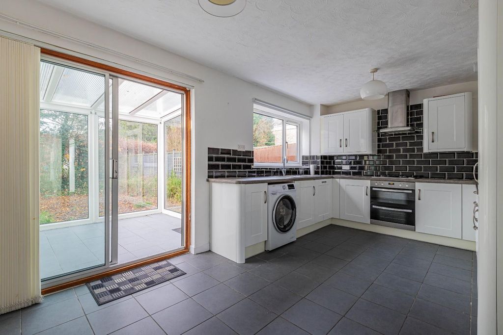 Property photo 1 of 15 Kitchen Diner