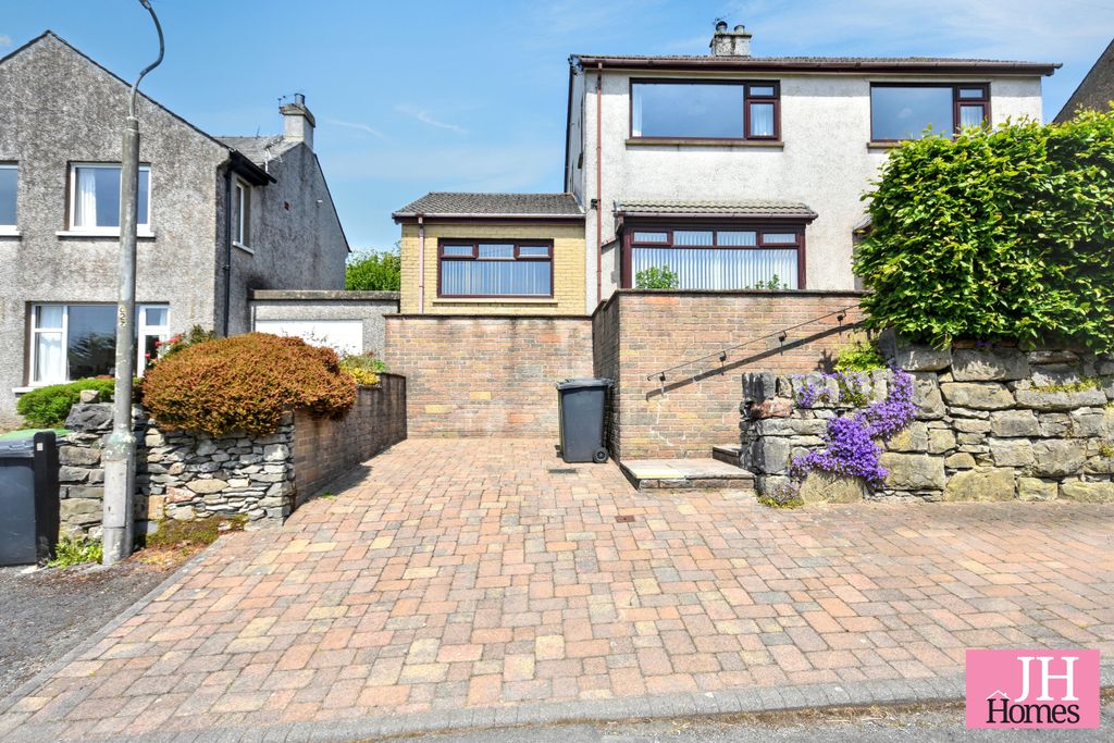Property photo 1 of 25