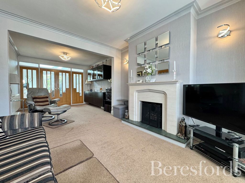 Property photo 2 of 29 Picture No. 02
