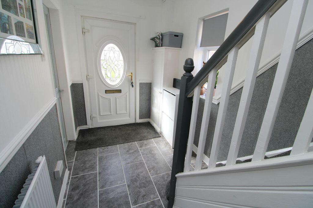 Property photo 3 of 31