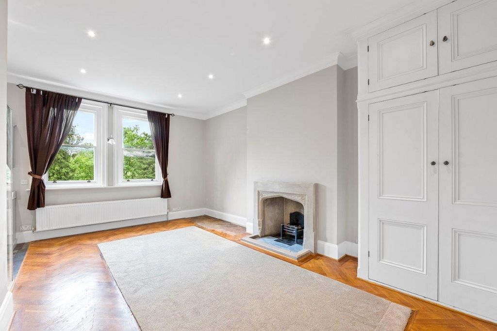 Property photo 3 of 22