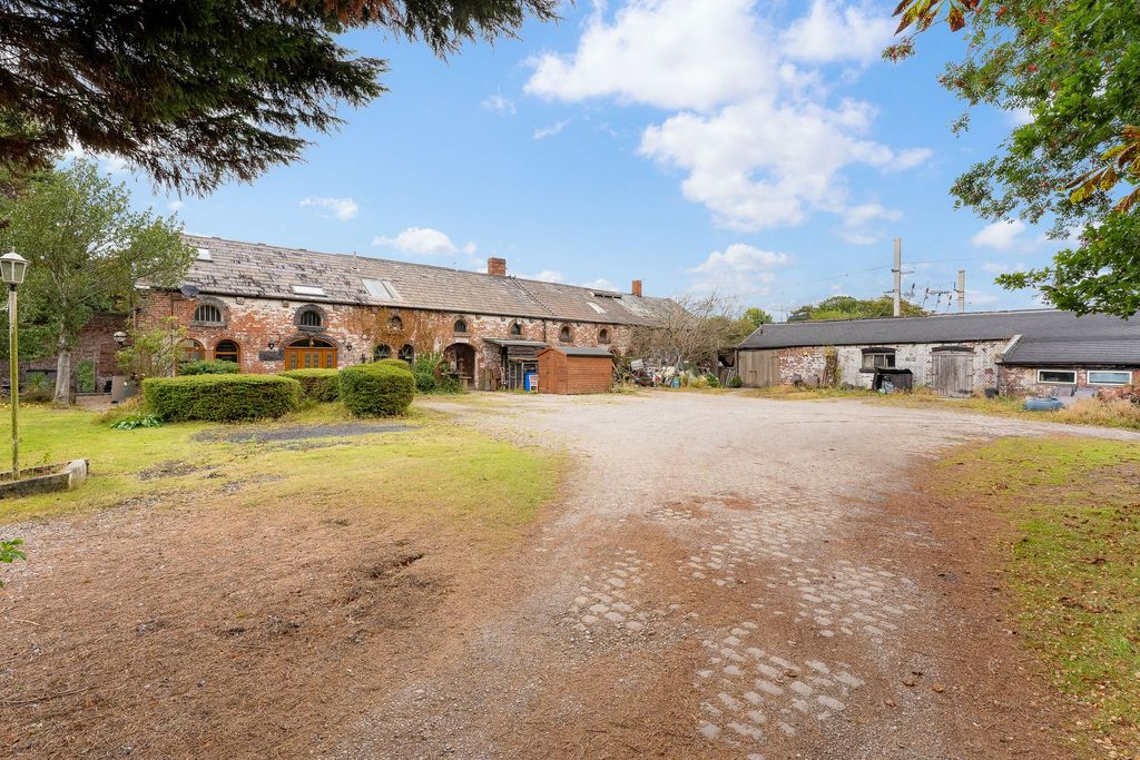Property photo 1 of 37
