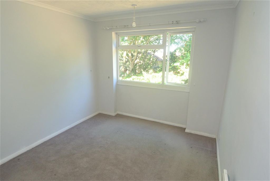 Property photo 3 of 6 Bedroom 1.Jpg