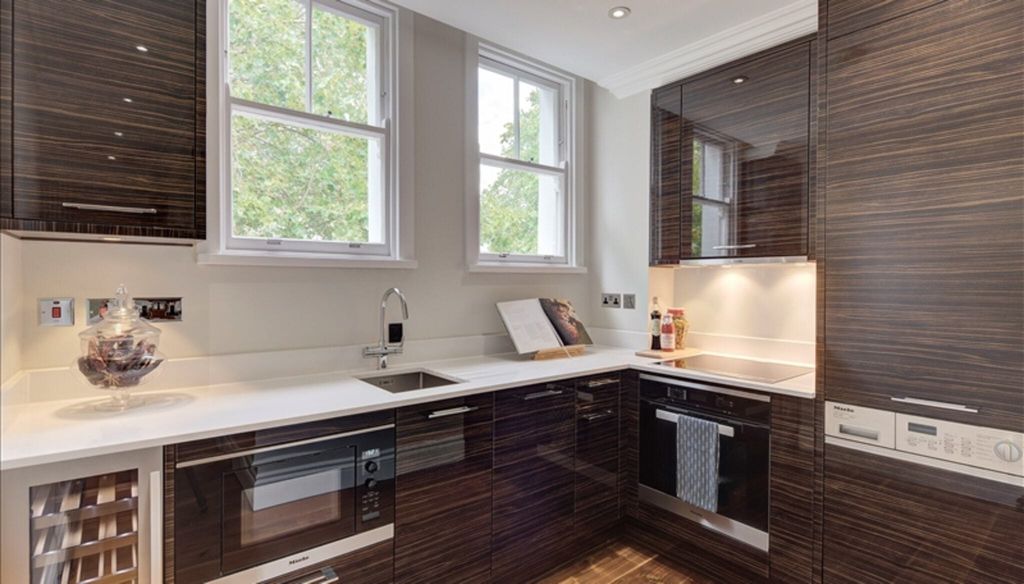 Property photo 2 of 10 Kitchen