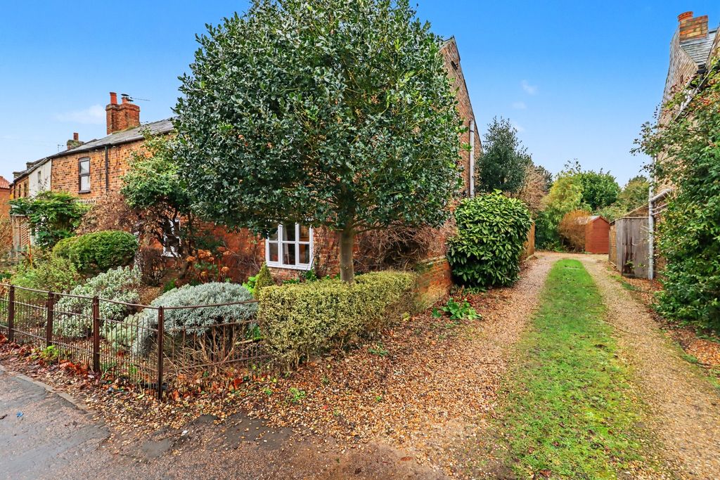 Property photo 2 of 31 4091594