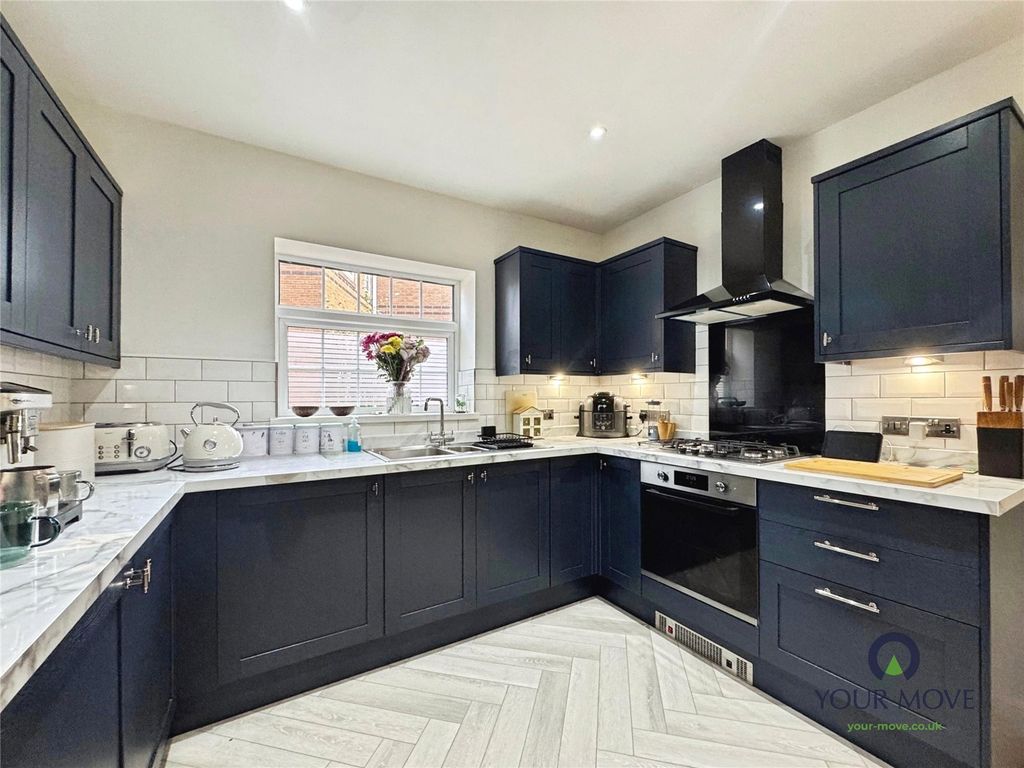 Property photo 2 of 18 Picture No. 43