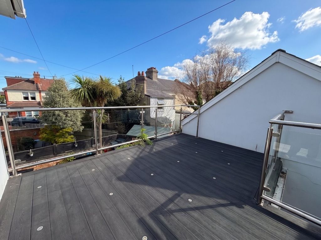 Property photo 2 of 13 Clarence Balcony (2)