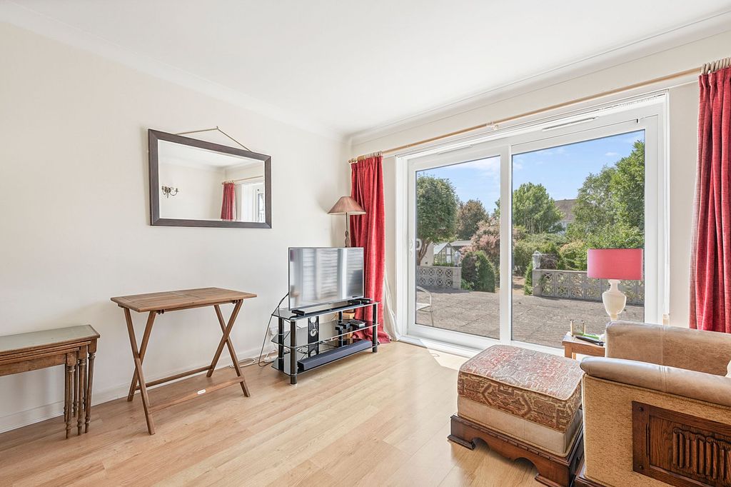 Property photo 2 of 12