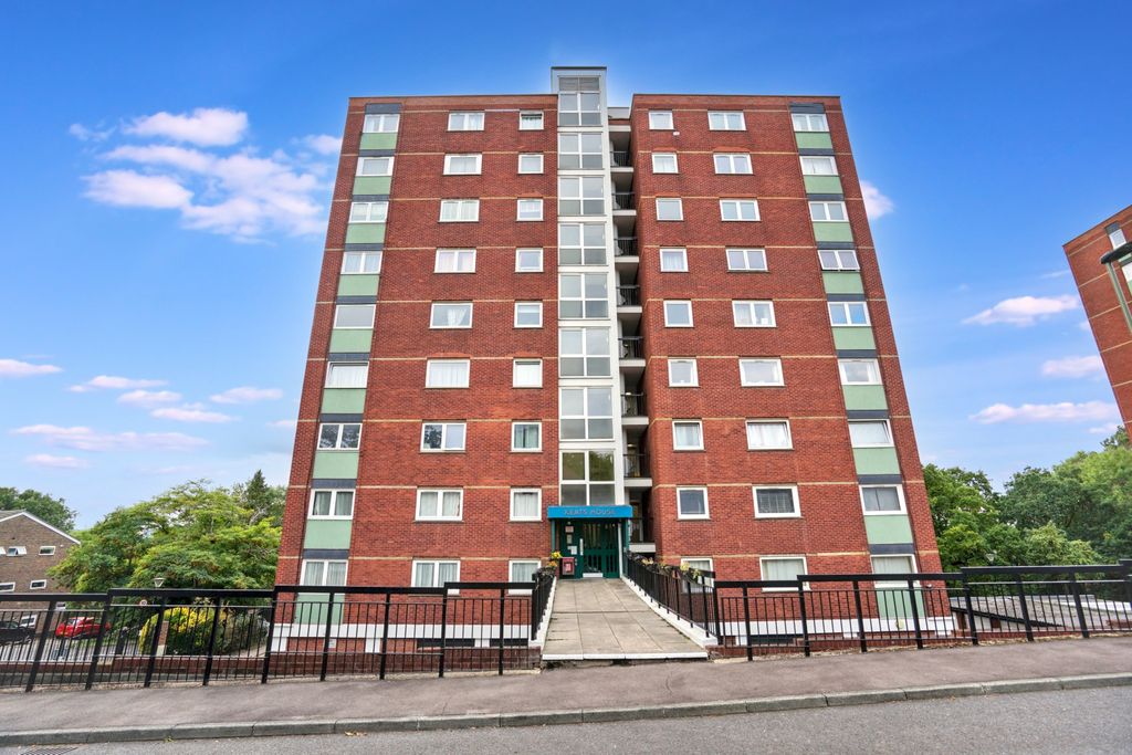 Property photo 1 of 15 Flat 23 Keats House, Porchester Mead, Beckenham, Br3 1Td