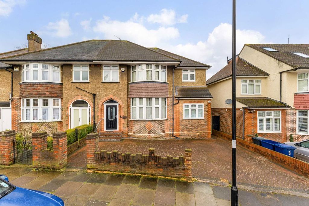 Property photo 1 of 5