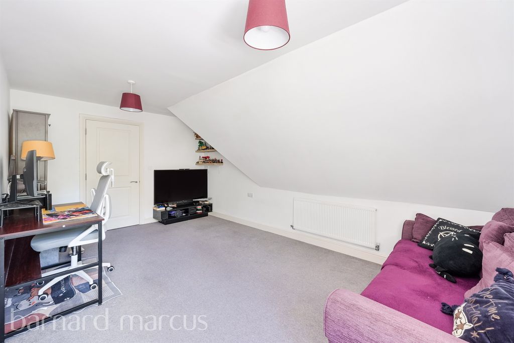 Property photo 3 of 13