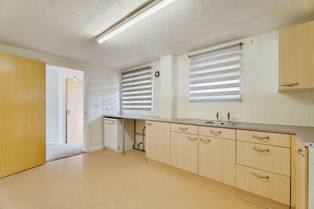 Property photo 2 of 13 Pbox-Img.Jpg