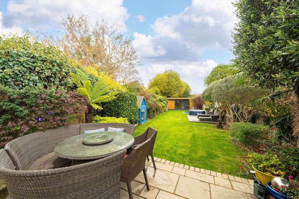 Additional image 7 of 5 bed property for saleWensleydale Road, Hampton TW12