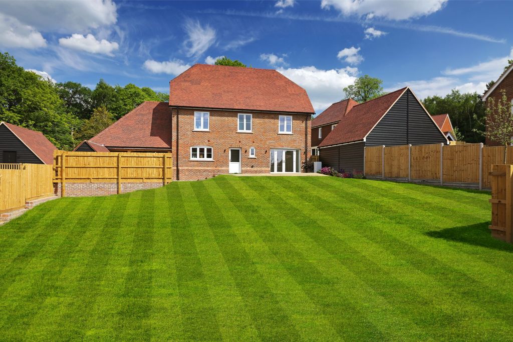Property photo 2 of 16