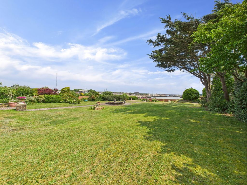 Property photo 2 of 49