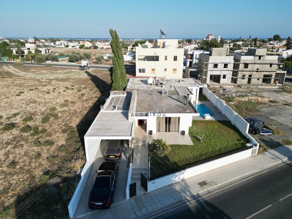 Property photo 3 of 24