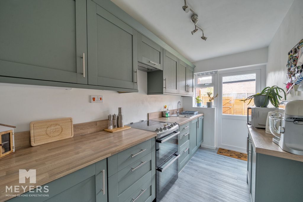 Property photo 2 of 16