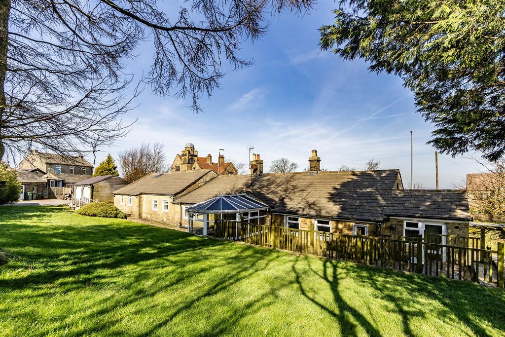 Property photo 3 of 41 1Nvqueens-180326-45.Jpeg