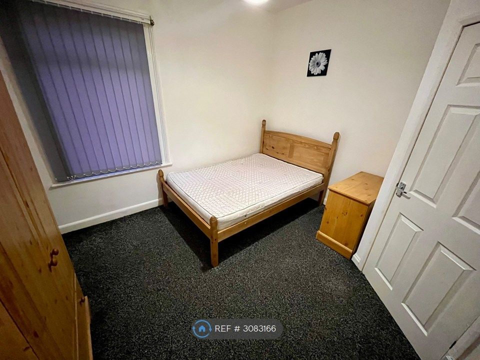 Property photo 1 of 8 Bedroom 1