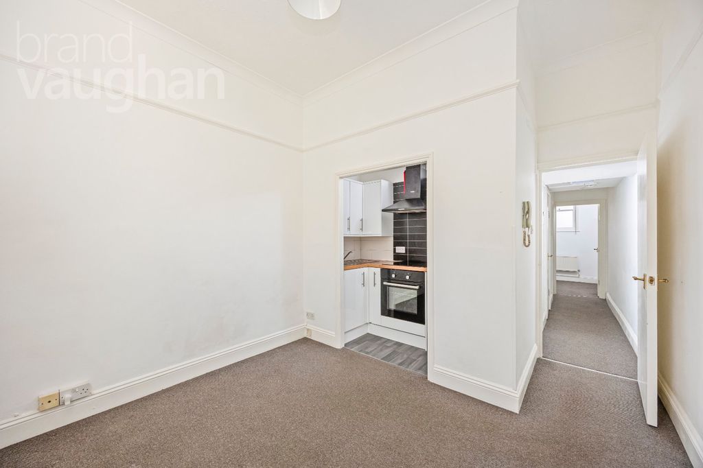 Property photo 3 of 16 Picture No. 17