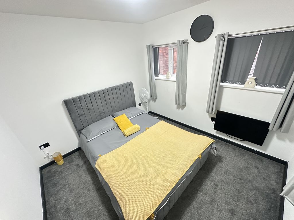 Property photo 3 of 5