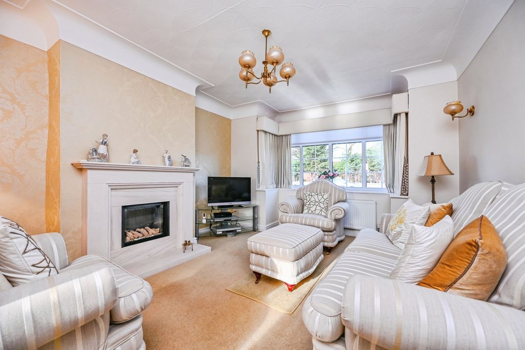 Property photo 3 of 15 Pbox-Img.Jpg