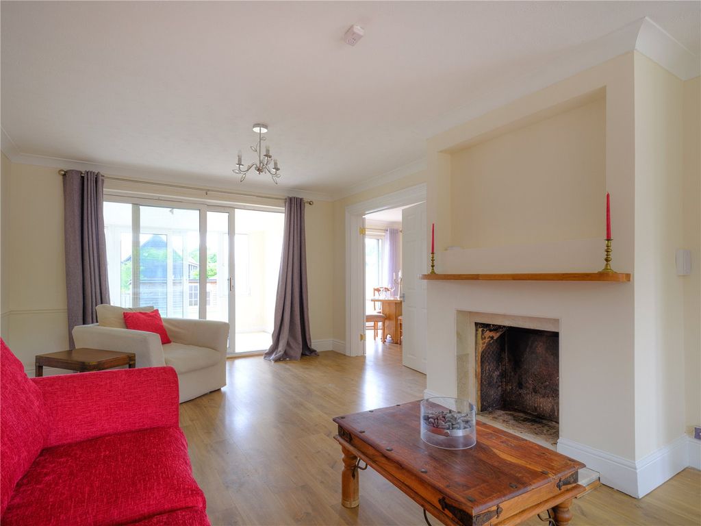 Property photo 2 of 15 Picture No. 16