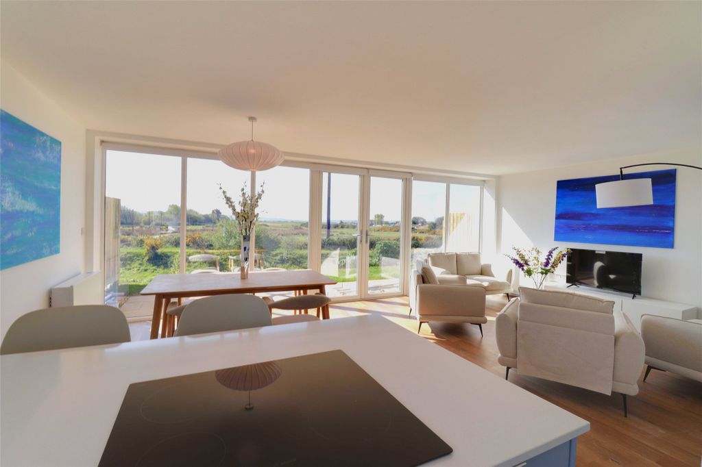 Property photo 2 of 18 2 - Picture No. 02