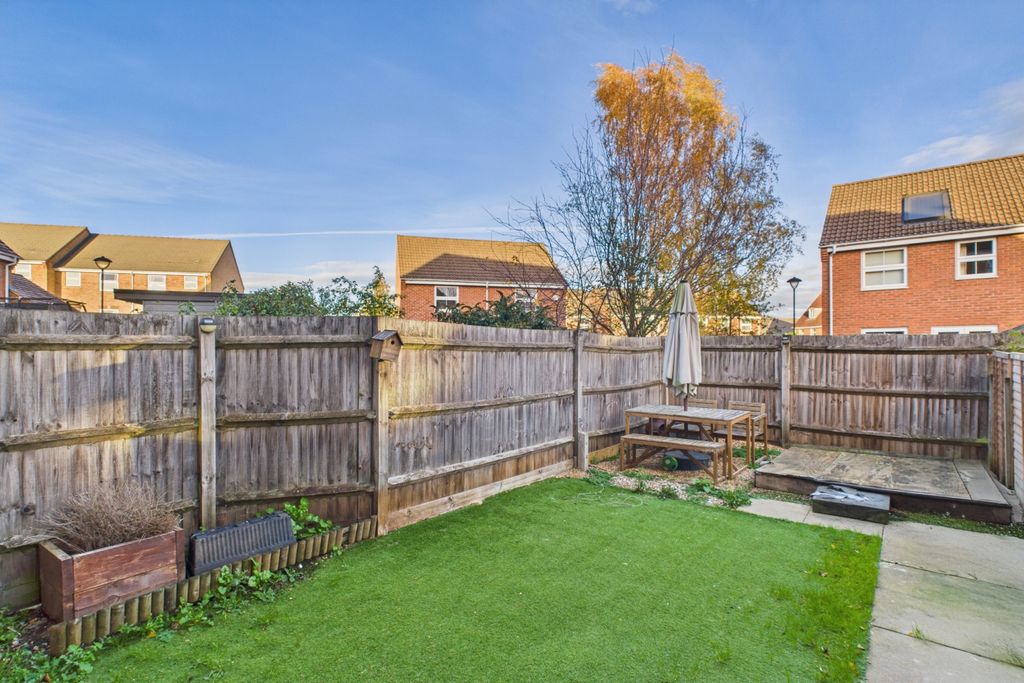 Property photo 2 of 11 Garden