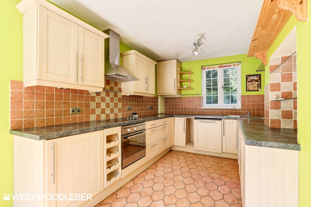 Property photo 2 of 19