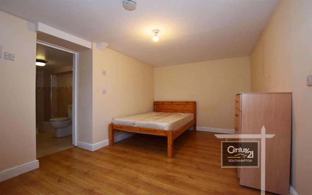 Property photo 2 of 3