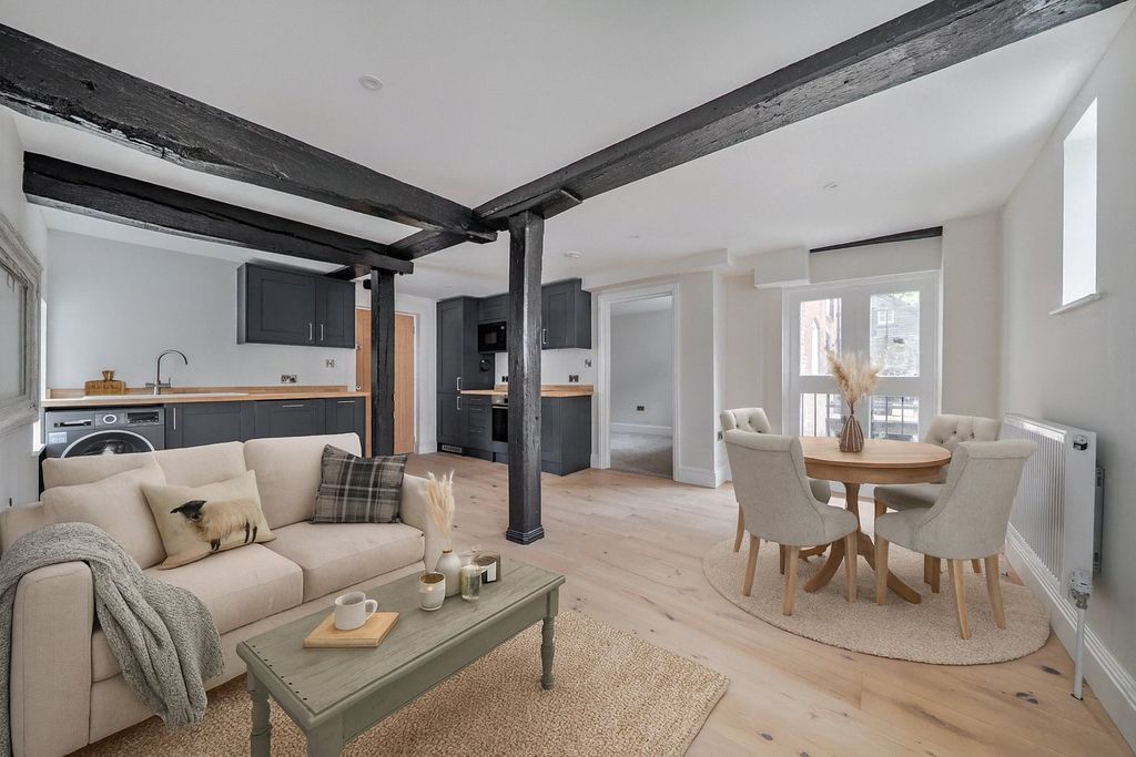 Property photo 2 of 10 Picture No. 12