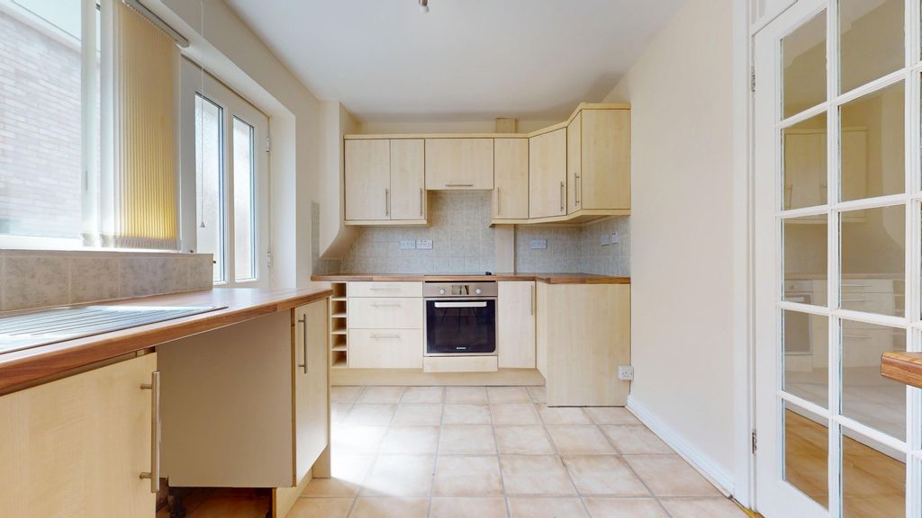 Property photo 2 of 18 4194535
