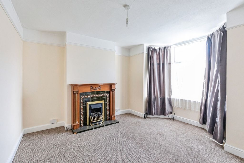 Property photo 2 of 12