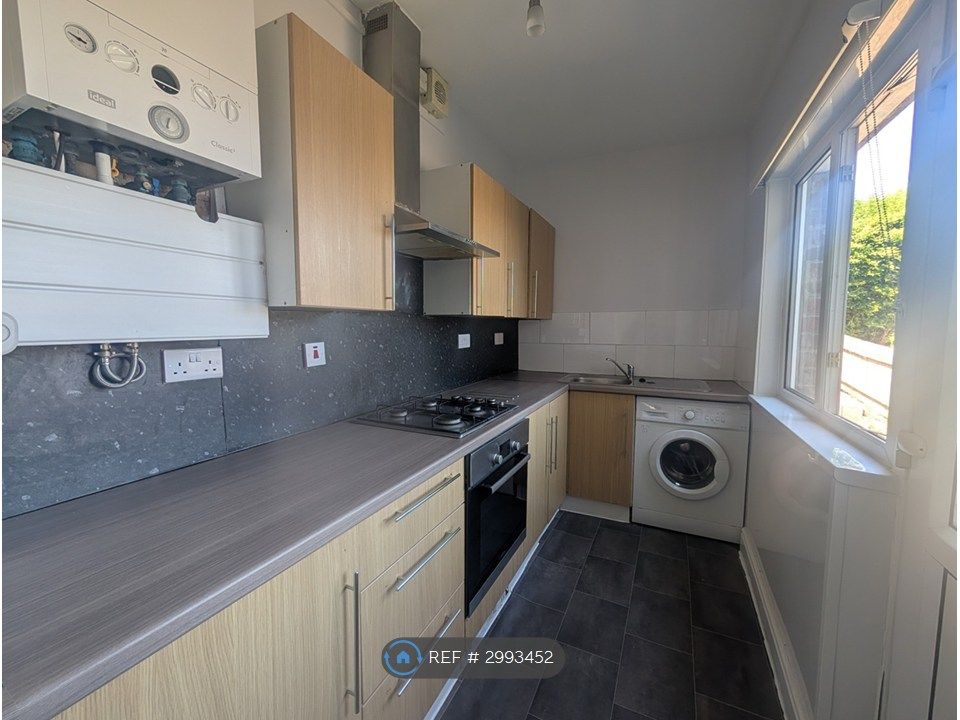 Property photo 2 of 8 Kitchen