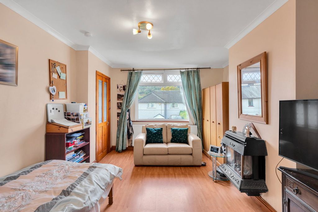 Property photo 3 of 22