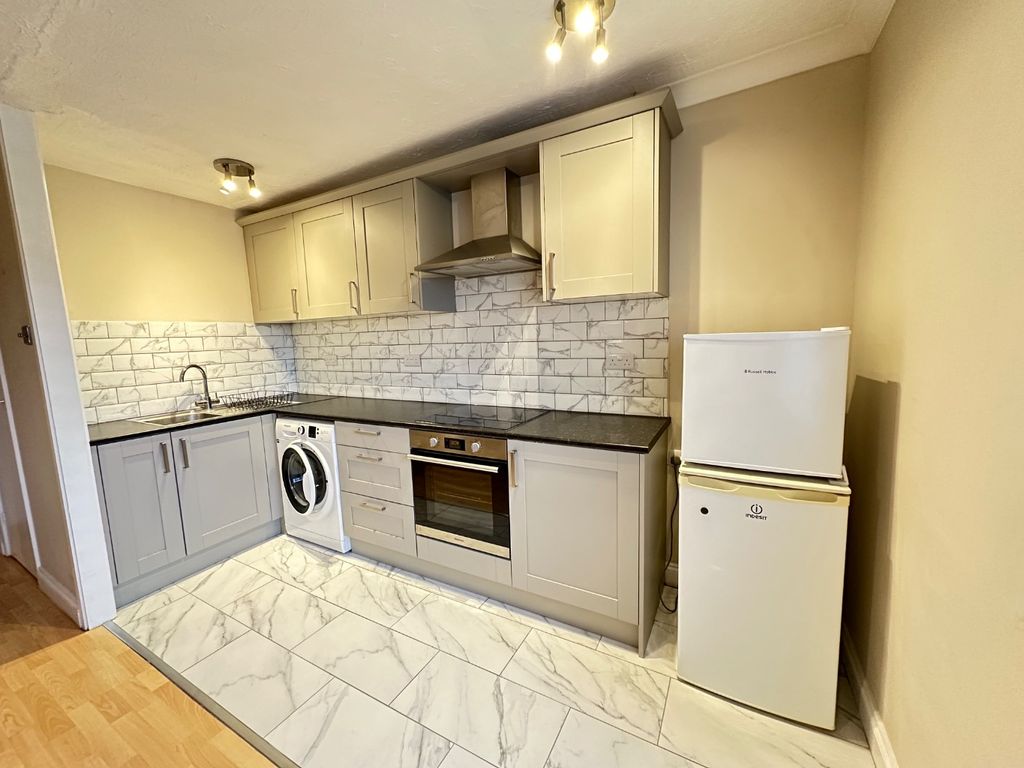 Property photo 3 of 5 4922463