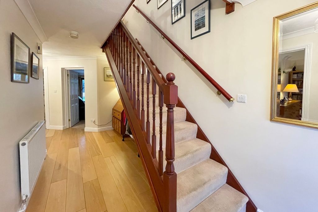 Additional image 13 of 4 bed detached house for saleSycamore Road, Farnborough GU14
