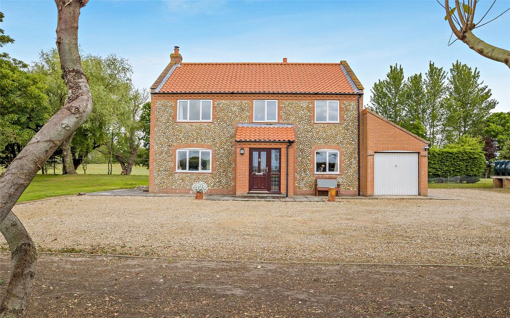 Property photo 2 of 14 Lime Kiln Farm