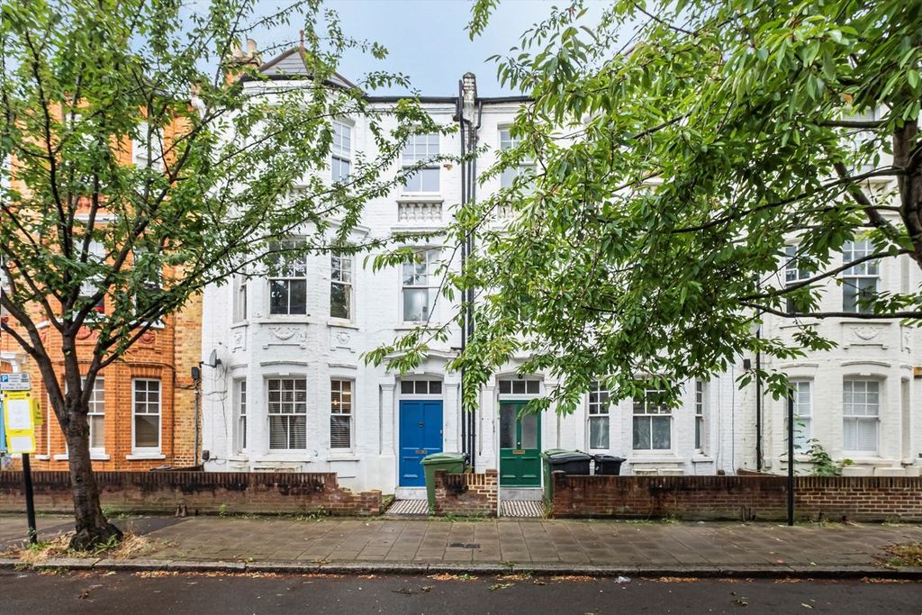 Property photo 1 of 8