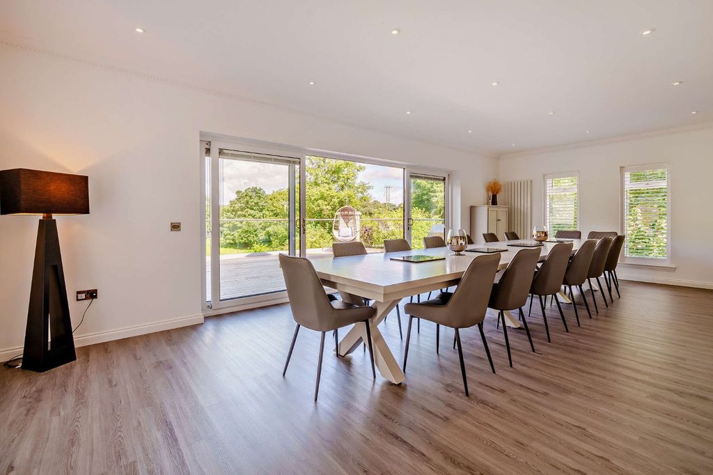 Property photo 3 of 49 Entertaining Space