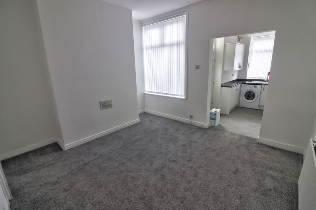 Property photo 3 of 12 Dining Room