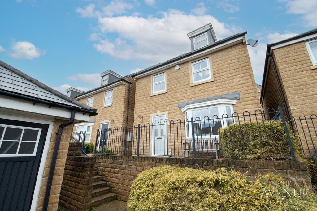 Property photo 1 of 57 4665703