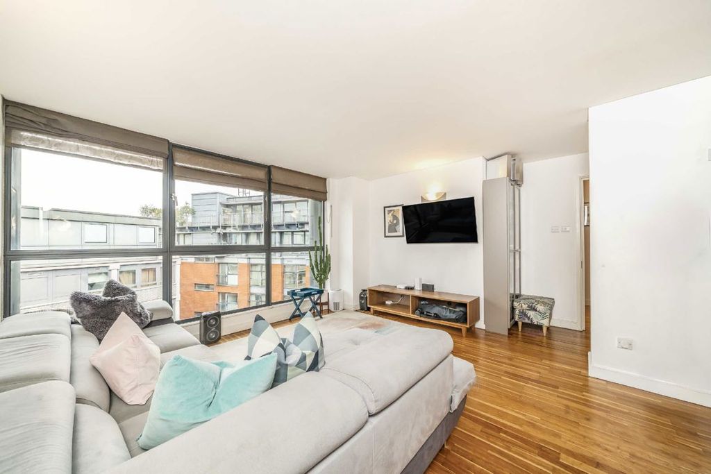 Property photo 3 of 8